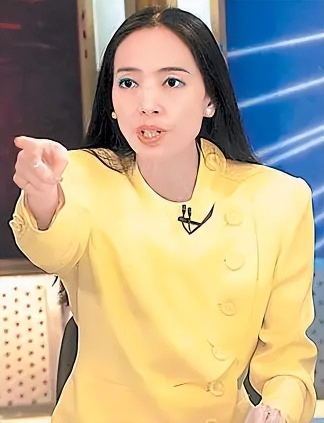 70亿发誓永不近男色她的人生太绝了！龙八国际娱乐网站许纯美：五婚五离身价(图2)