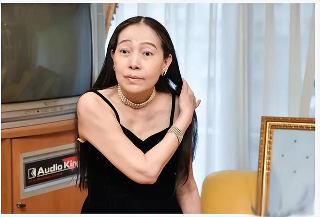 70亿发誓永不近男色她的人生太绝了！龙八国际娱乐网站许纯美：五婚五离身价(图4)