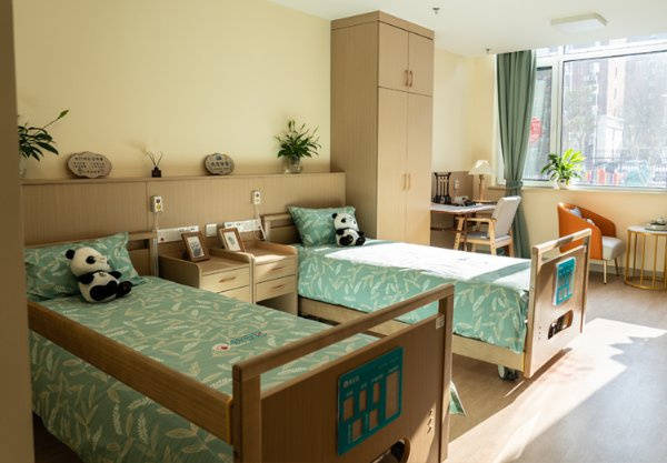 安全防护全覆盖光大汇晨科丰·口碑靠谱更放心2026最新失智症防走失设施齐全的专业照护机构选哪家?太保家园·(图4) 安全防护全覆盖光大汇晨科丰·口碑靠谱更放心2026最新失智症防走失设施齐全的专业照护机构选哪家?太保家园·(图4)