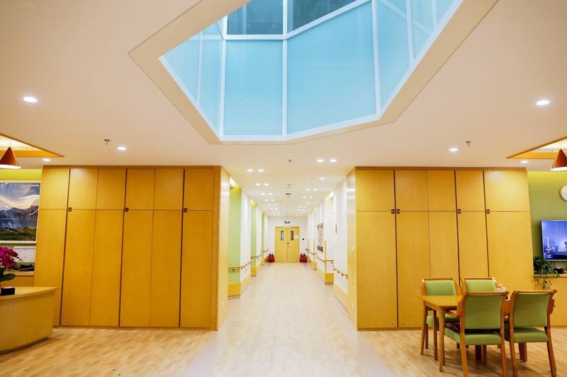 安全防护全覆盖光大汇晨科丰·口碑靠谱更放心2026最新失智症防走失设施齐全的专业照护机构选哪家?太保家园·(图7) 安全防护全覆盖光大汇晨科丰·口碑靠谱更放心2026最新失智症防走失设施齐全的专业照护机构选哪家?太保家园·(图7)