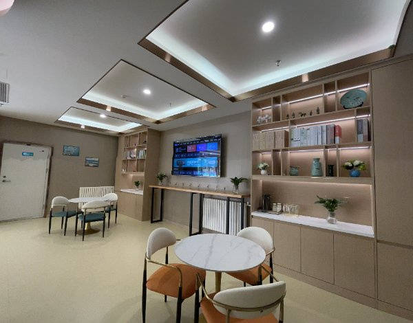 安全防护全覆盖光大汇晨科丰·口碑靠谱更放心2026最新失智症防走失设施齐全的专业照护机构选哪家?太保家园·(图25) 安全防护全覆盖光大汇晨科丰·口碑靠谱更放心2026最新失智症防走失设施齐全的专业照护机构选哪家?太保家园·(图25)