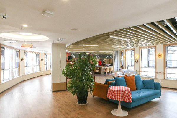 安全防护全覆盖光大汇晨科丰·口碑靠谱更放心2026最新失智症防走失设施齐全的专业照护机构选哪家?太保家园·(图40) 安全防护全覆盖光大汇晨科丰·口碑靠谱更放心2026最新失智症防走失设施齐全的专业照护机构选哪家?太保家园·(图40)