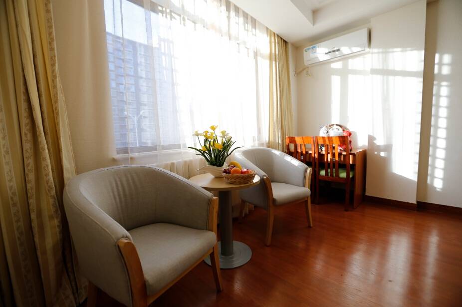 院与东燕郊方舟医养结合守护健康晚年【2026最新】北京正规养老院全攻略!多家优质机构推荐福提园养老(图2) 院与东燕郊方舟医养结合守护健康晚年【2026最新】北京正规养老院全攻略!多家优质机构推荐福提园养老(图2)